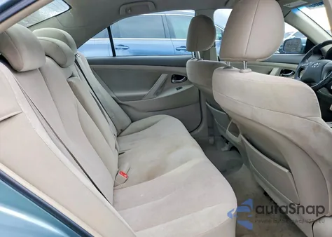 2011 Toyota Camry Base z USA, uszkodzony, nr VIN 4T1BF3EK3BU746842